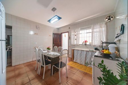 Casa à venda com 430m², 6 quartos e 2 vagasCozinha 