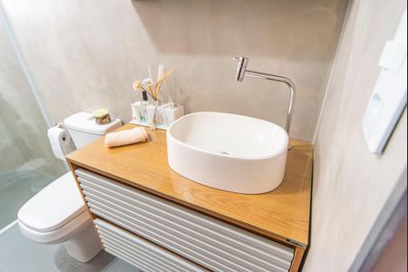 Casa à venda com 430m², 6 quartos e 2 vagasBanheiro 