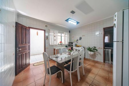 Casa à venda com 430m², 6 quartos e 2 vagasCozinha 