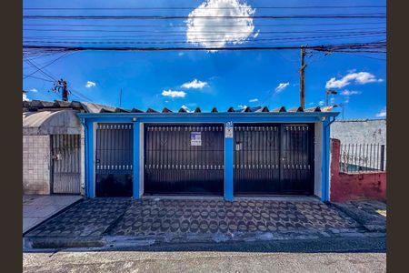 Casa à venda com 430m², 6 quartos e 2 vagas Casa à venda com 430m², 6 quartos e 2 vagasFachada