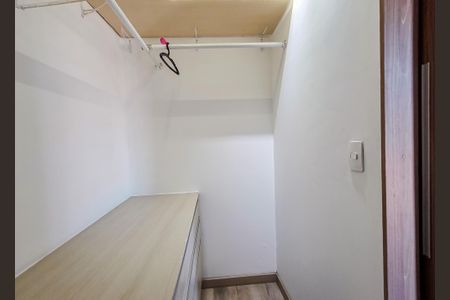 Apartamento para alugar com 59m², 2 quartos e 2 vagas Apartamento para alugar com 59m², 2 quartos e 2 vagasCloset
