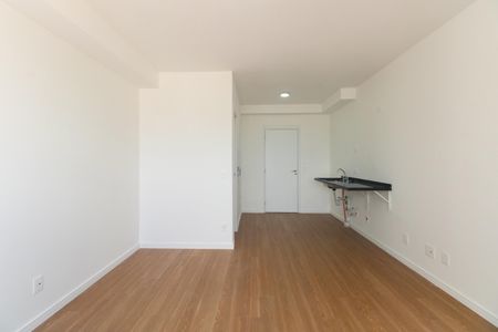 Studio para alugar com 27m², 1 quarto e sem vaga Studio para alugar com 27m², 1 quarto e sem vagaStudio - Sala e Quarto