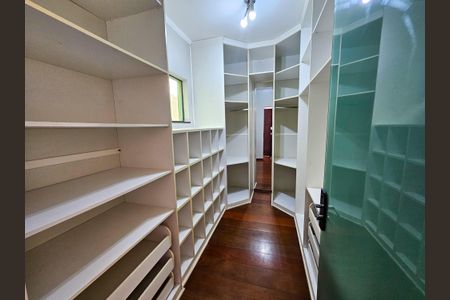 Casa para alugar com 405m², 3 quartos e 5 vagasCloset da Suíte