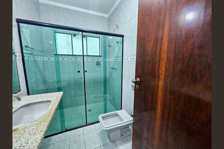 Casa para alugar com 405m², 3 quartos e 5 vagasBanheiro social