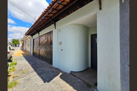 Casa para alugar com 405m², 3 quartos e 5 vagasFachada