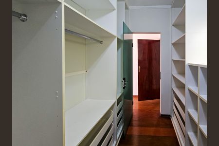 Casa para alugar com 405m², 3 quartos e 5 vagasCloset da Suíte