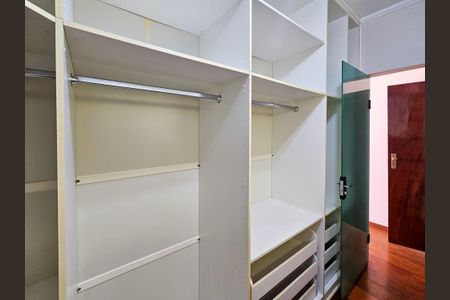Casa para alugar com 405m², 3 quartos e 5 vagasCloset da Suíte