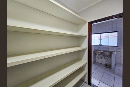 Casa para alugar com 405m², 3 quartos e 5 vagasDespensa