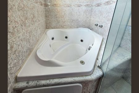 Casa para alugar com 405m², 3 quartos e 5 vagasBanheiro da Suíte 2