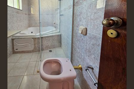 Casa para alugar com 405m², 3 quartos e 5 vagasBanheiro da Suíte 2