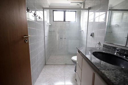 Apartamento para alugar com 130m², 3 quartos e 2 vagasBanheiro 3