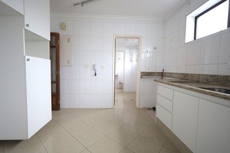 Apartamento para alugar com 130m², 3 quartos e 2 vagasCozinha