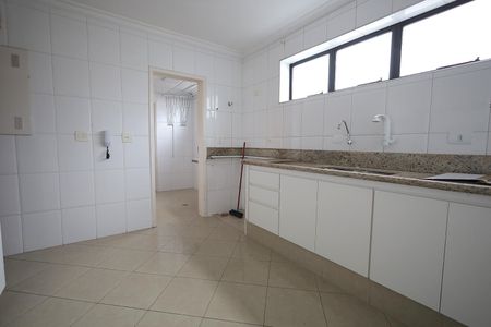 Apartamento para alugar com 130m², 3 quartos e 2 vagasCozinha