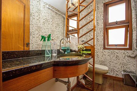 Apartamento para alugar com 280m², 5 quartos e 2 vagasBanheiro 4