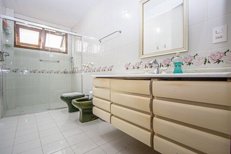 Apartamento para alugar com 280m², 5 quartos e 2 vagasBanheiro 1