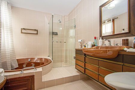 Apartamento para alugar com 280m², 5 quartos e 2 vagasBanheiro 3