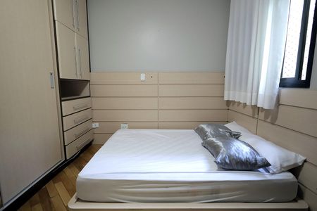 Casa à venda com 277m², 3 quartos e 6 vagasQuarto Suíte 2
