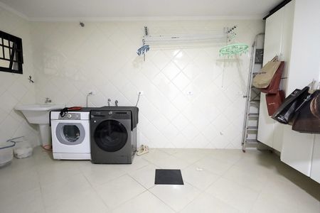 Casa à venda com 277m², 3 quartos e 6 vagasÁrea comum