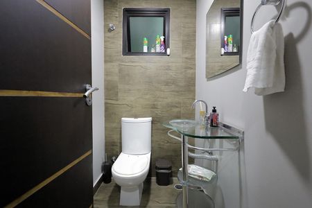Casa à venda com 277m², 3 quartos e 6 vagasBanheiro
