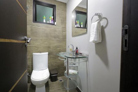 Casa à venda com 277m², 3 quartos e 6 vagasBanheiro