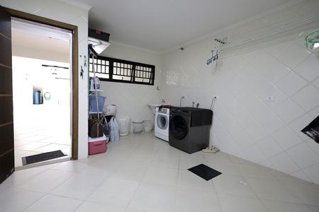 Casa à venda com 277m², 3 quartos e 6 vagasÁrea comum