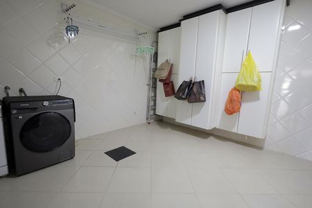 Casa à venda com 277m², 3 quartos e 6 vagasÁrea comum