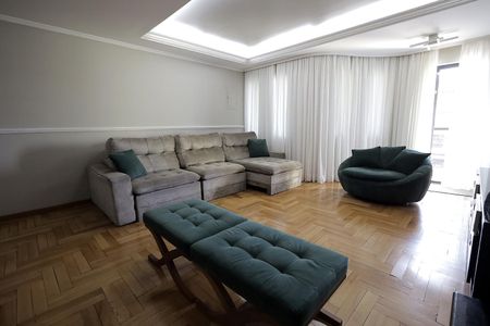 Casa à venda com 277m², 3 quartos e 6 vagasSala
