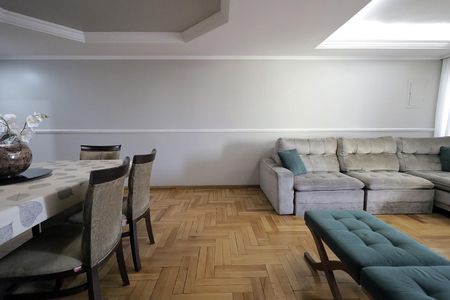 Casa à venda com 277m², 3 quartos e 6 vagasSala