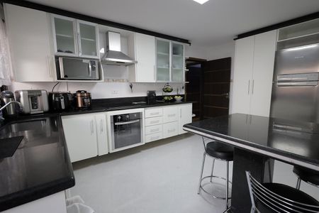 Casa à venda com 277m², 3 quartos e 6 vagasCozinha