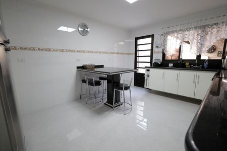 Casa à venda com 277m², 3 quartos e 6 vagasCozinha