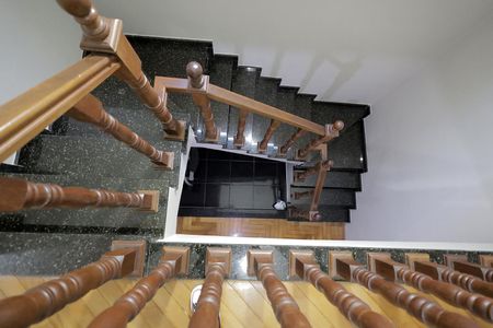 Casa à venda com 277m², 3 quartos e 6 vagasEscada