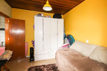 Casa à venda com 38m², 4 quartos e 1 vaga Casa à venda com 38m², 4 quartos e 1 vagaCasa Fundos