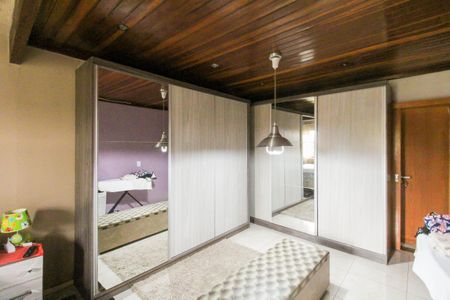 Casa à venda com 38m², 4 quartos e 1 vaga Casa à venda com 38m², 4 quartos e 1 vagaSuíte