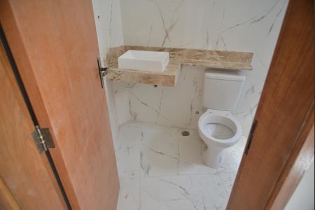 Casa à venda com 140m², 2 quartos e 3 vagasBanheiro da Suite 2