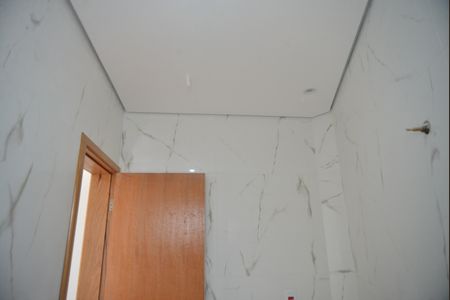 Casa à venda com 140m², 2 quartos e 3 vagasBanheiro da Suite 2