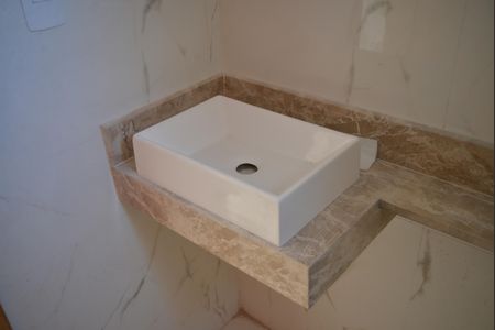 Casa à venda com 140m², 2 quartos e 3 vagasBanheiro Social