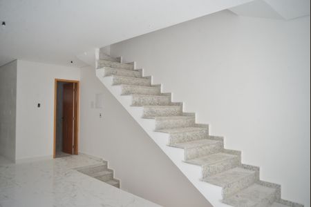 Casa à venda com 140m², 2 quartos e 3 vagasSala