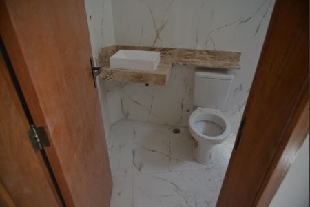 Casa à venda com 140m², 2 quartos e 3 vagasBanheiro da Suite 2