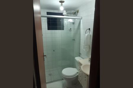 Banheiro de apartamento à venda com 2 quartos, 50m² em Jardim Montanhês, Belo Horizonte