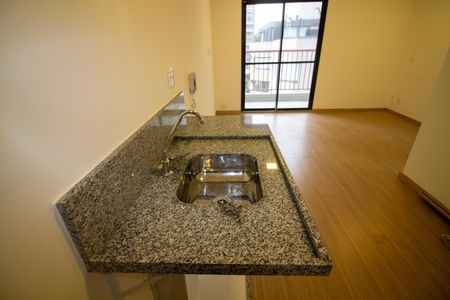 Cozinha de kitnet/studio à venda com 1 quarto, 27m² em Jardim das Acacias, São Paulo
