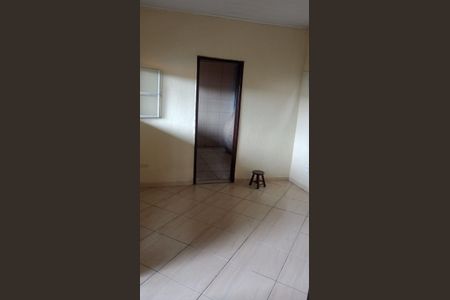Sala de casa para alugar com 1 quarto, 25m² em Alcantara, São Gonçalo