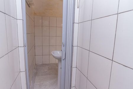 Casa para alugar com 30m², 1 quarto e sem vaga Casa para alugar com 30m², 1 quarto e sem vagaBanheiro