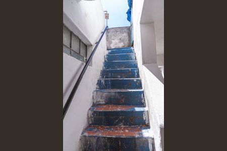 Casa para alugar com 30m², 1 quarto e sem vaga Casa para alugar com 30m², 1 quarto e sem vagaEscada