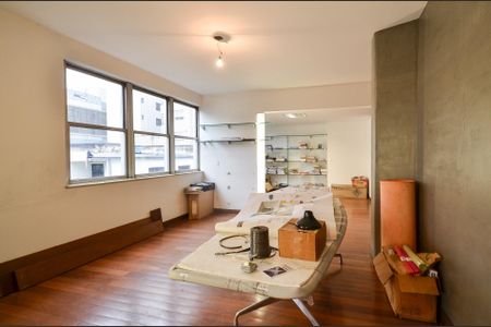 Sala de TV de apartamento à venda com 4 quartos, 260m² em Santo Antônio, Belo Horizonte