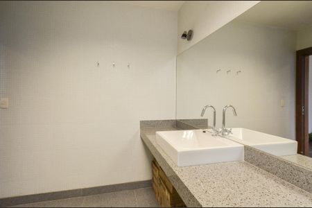 Apartamento à venda com 260m², 4 quartos e 2 vagasBanheiro Suíte 1 