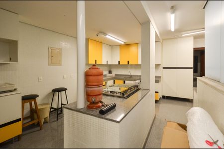 Apartamento à venda com 260m², 4 quartos e 2 vagasCozinha