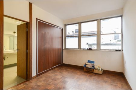 Apartamento à venda com 260m², 4 quartos e 2 vagasSuíte 1