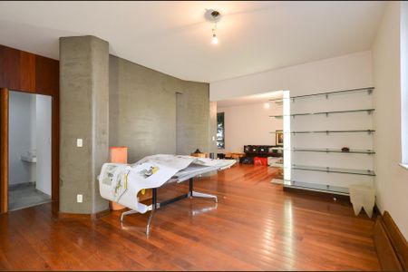 Apartamento à venda com 260m², 4 quartos e 2 vagasSala de TV