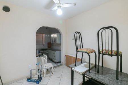 Casa para alugar com 100m², 2 quartos e 1 vaga