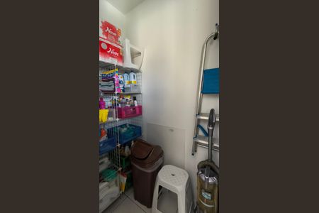 Apartamento à venda com 380m², 4 quartos e 4 vagas Apartamento à venda com 380m², 4 quartos e 4 vagasDespensa